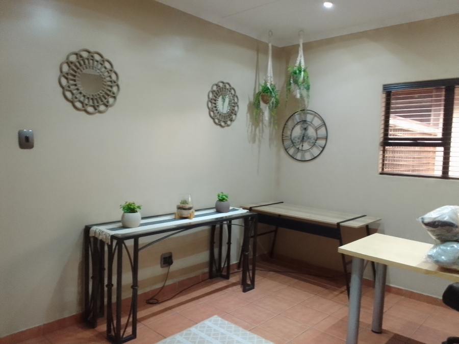 3 Bedroom Property for Sale in Protea Park North West